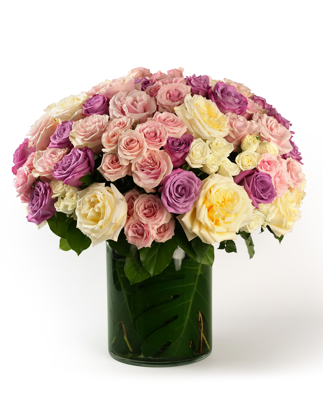 Roses flower arrangements
